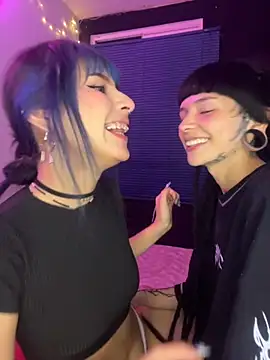 Snapshot of mavimist__ chatting on 12-05-25, 01:03 mavimist online show from 12-05-25, 01:03