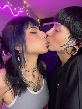 Snapshot of mavimist__ chatting on 12-18-25, 02:06 mavimist online show from 12-18-25, 02:06