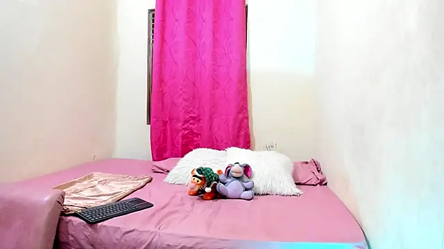 Snapshot of Paloma_24_ chatting on 02-07-25, 01:53 Paloma 24 online show from 02-07-25, 01:53