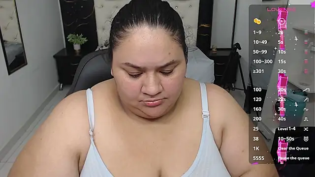 Aaliyah11 online show from 09-18-25, 10:01