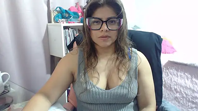 Snapshot of KatteAngelLat chatting on 05-12-26, 01:36 KatteAngelLat online show from 05-12-26, 01:36
