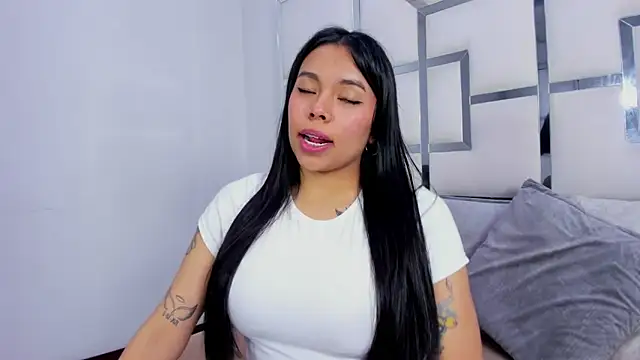 ZoeWan69 online show from 09-19-25, 12:50