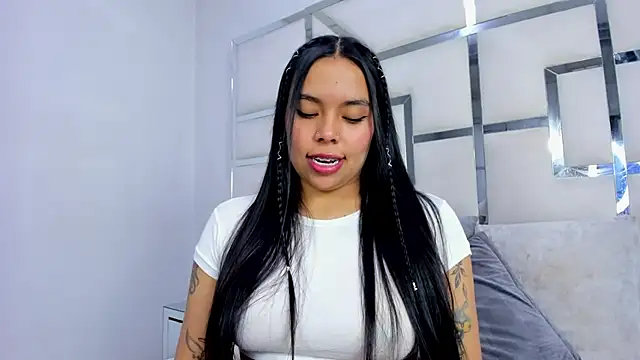 ZoeWan69 online show from 10-19-25, 01:56