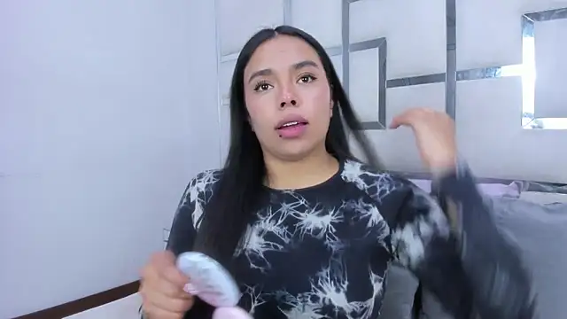 ZoeWan69 online show from 04-21-26, 01:17