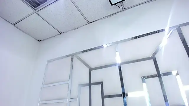 ZoeWan69 online show from 04-23-26, 01:35