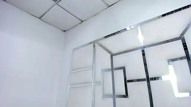 ZoeWan69 online show from 04-24-26, 01:35