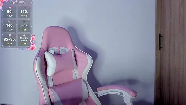 Snapshot of Bella_ricci_ chatting on 02-04-25, 05:31 Bella ricci  online show from 02-04-25, 05:31