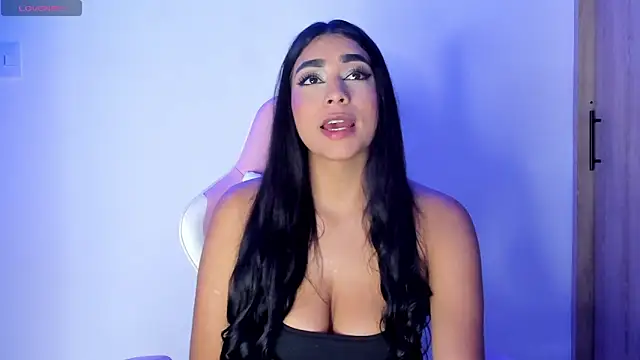 Snapshot of Bella_ricci_ chatting on 02-27-25, 03:15 Bella ricci  online show from 02-27-25, 03:15