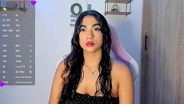 Snapshot of Bella_ricci_ chatting on 10-07-25, 03:09 Bella ricci  online show from 10-07-25, 03:09