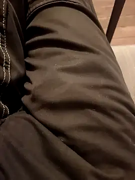 Snapshot of Dam70 chatting on 12-16-25, 08:25 Dam70 online show from 12-16-25, 08:25