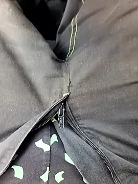 Snapshot of Dam70 chatting on 01-09-26, 11:35 Dam70 online show from 01-09-26, 11:35