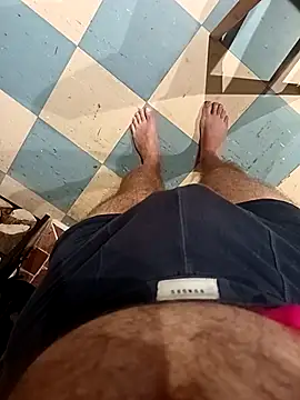 Snapshot of Dam70 chatting on 01-18-26, 07:23 Dam70 online show from 01-18-26, 07:23