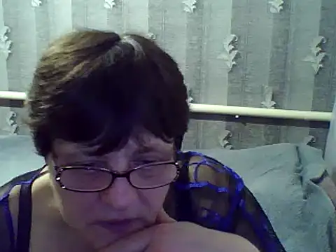 Snapshot of ElzaJewel chatting on 02-16-25, 11:05 ElzaJewel online show from 02-16-25, 11:05