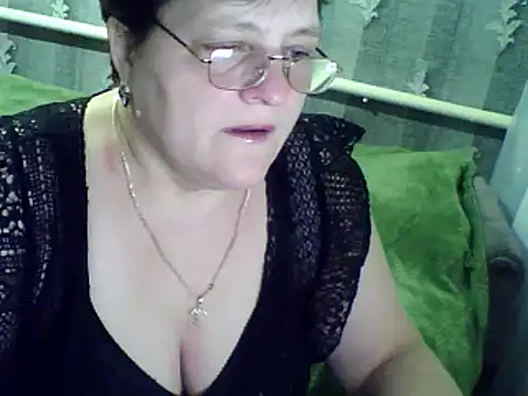 Snapshot of ElzaJewel chatting on 03-21-25, 04:06 ElzaJewel online show from 03-21-25, 04:06