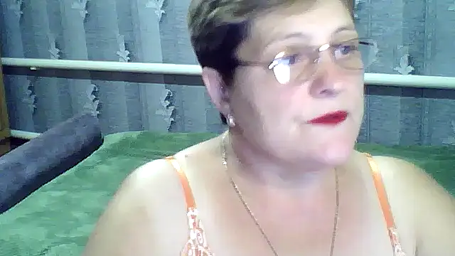 Snapshot of ElzaJewel chatting on 09-15-25, 05:35 ElzaJewel online show from 09-15-25, 05:35