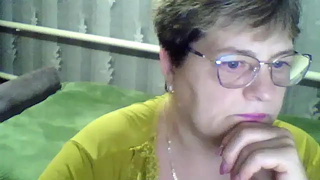 Snapshot of ElzaJewel chatting on 10-05-25, 06:34 ElzaJewel online show from 10-05-25, 06:34