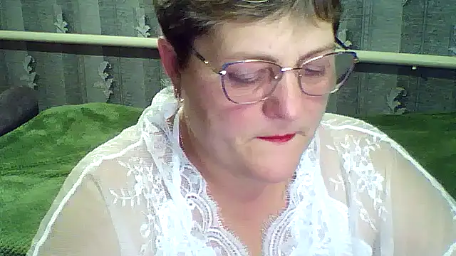 Snapshot of ElzaJewel chatting on 10-16-25, 05:03 ElzaJewel online show from 10-16-25, 05:03