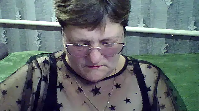 Snapshot of ElzaJewel chatting on 10-19-25, 04:40 ElzaJewel online show from 10-19-25, 04:40