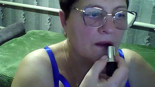 Snapshot of ElzaJewel chatting on 10-21-25, 05:24 ElzaJewel online show from 10-21-25, 05:24