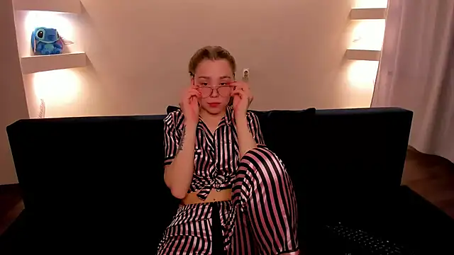 YourMegan online show from 10-13-25, 09:04