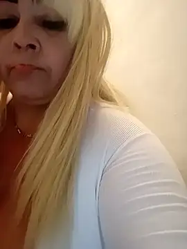 Snapshot of BonniAdams chatting on 05-19-26, 06:14 BonniAdams online show from 05-19-26, 06:14
