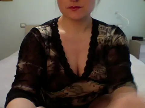 Snapshot of PrincessEileen89 chatting on 02-13-25, 01:26 PrincessEileen89 online show from 02-13-25, 01:26