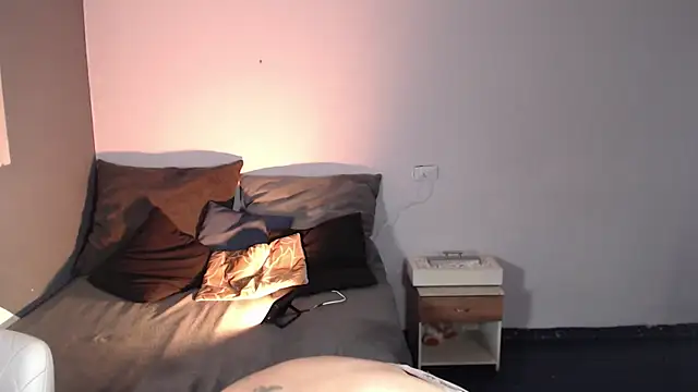 Snapshot of LeaBigboobs chatting on 02-13-25, 05:11 LeaBigboobs online show from 02-13-25, 05:11