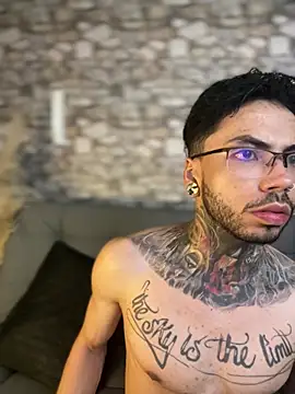 Snapshot of Walker_Thomas1 chatting on 02-24-25, 02:19 Walker Thomas1 online show from 02-24-25, 02:19