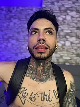 Snapshot of Walker_Thomas1 chatting on 02-28-25, 01:47 Walker Thomas1 online show from 02-28-25, 01:47