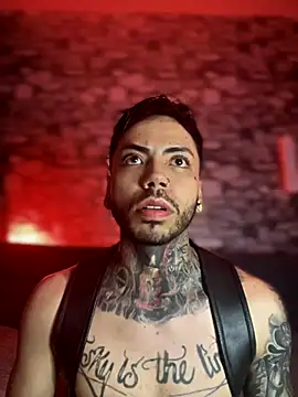 Snapshot of Walker_Thomas1 chatting on 09-21-25, 02:13 Walker Thomas1 online show from 09-21-25, 02:13