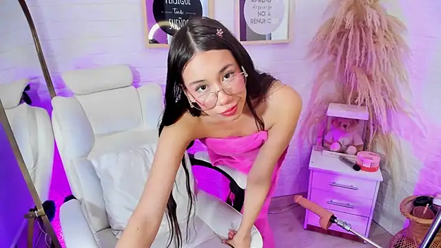 Snapshot of BarbieGirl___ chatting on 02-18-25, 06:59 BarbieGirl    online show from 02-18-25, 06:59