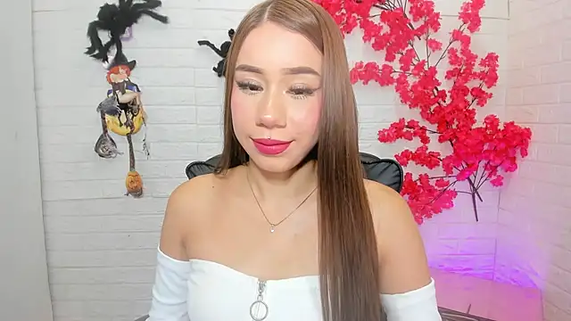 BarbieGirl    online show from 10-30-25, 04:58