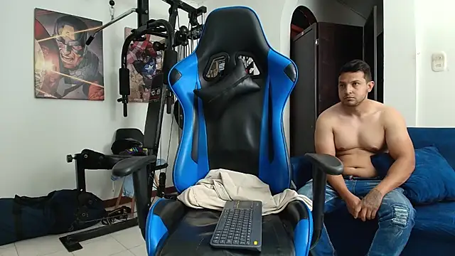 Snapshot of ema_abby chatting on 12-01-25, 10:59 ema abby online show from 12-01-25, 10:59