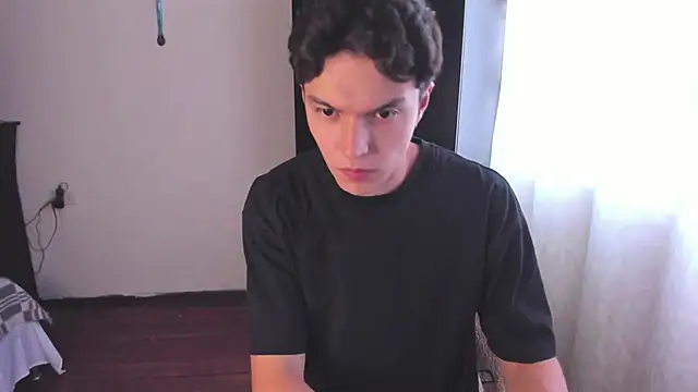 Snapshot of Mastrangelo_xxx chatting on 03-17-25, 10:17 Mastrangelo xxx online show from 03-17-25, 10:17