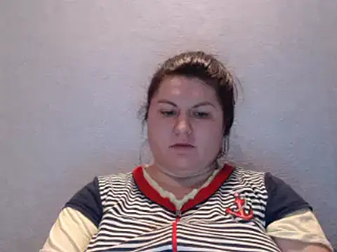 Snapshot of KiraSwee chatting on 02-02-25, 06:20 KiraSwee online show from 02-02-25, 06:20