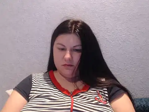 Snapshot of KiraSwee chatting on 02-21-25, 07:32 KiraSwee online show from 02-21-25, 07:32