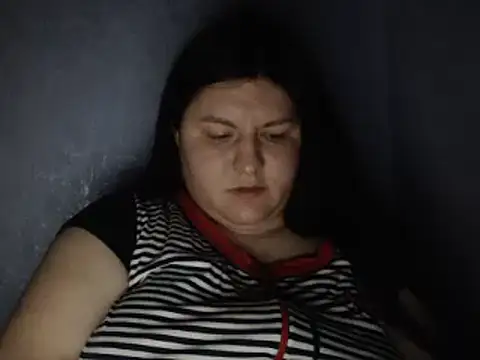 Snapshot of KiraSwee chatting on 02-25-25, 05:04 KiraSwee online show from 02-25-25, 05:04