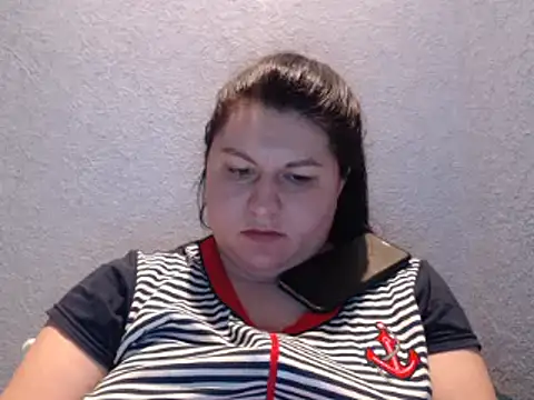 Snapshot of KiraSwee chatting on 03-05-25, 05:50 KiraSwee online show from 03-05-25, 05:50