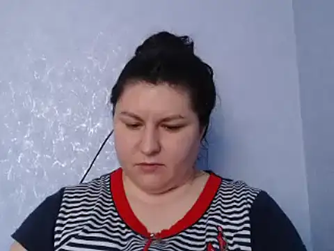 Snapshot of KiraSwee chatting on 03-06-25, 01:03 KiraSwee online show from 03-06-25, 01:03