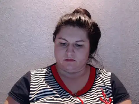 Snapshot of KiraSwee chatting on 03-06-25, 05:54 KiraSwee online show from 03-06-25, 05:54