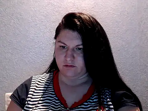 Snapshot of KiraSwee chatting on 03-11-25, 06:30 KiraSwee online show from 03-11-25, 06:30