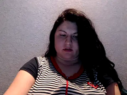 Snapshot of KiraSwee chatting on 03-21-25, 05:45 KiraSwee online show from 03-21-25, 05:45