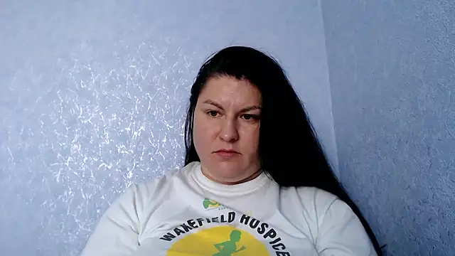 Snapshot of KiraSwee chatting on 09-11-25, 10:37 KiraSwee online show from 09-11-25, 10:37