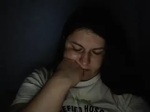 Snapshot of KiraSwee chatting on 09-19-25, 06:08 KiraSwee online show from 09-19-25, 06:08