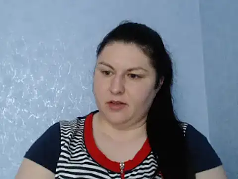 Snapshot of KiraSwee chatting on 09-22-25, 03:14 KiraSwee online show from 09-22-25, 03:14