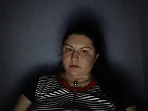 Snapshot of KiraSwee chatting on 09-26-25, 06:23 KiraSwee online show from 09-26-25, 06:23