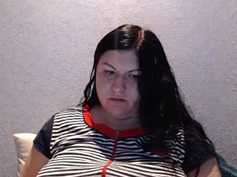 Snapshot of KiraSwee chatting on 10-10-25, 06:07 KiraSwee online show from 10-10-25, 06:07