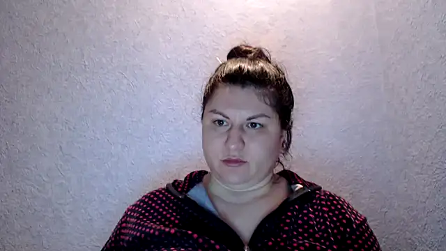 Snapshot of KiraSwee chatting on 11-18-25, 06:56 KiraSwee online show from 11-18-25, 06:56