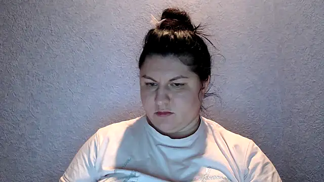 Snapshot of KiraSwee chatting on 11-22-25, 07:35 KiraSwee online show from 11-22-25, 07:35