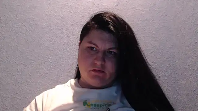 Snapshot of KiraSwee chatting on 11-25-25, 06:08 KiraSwee online show from 11-25-25, 06:08